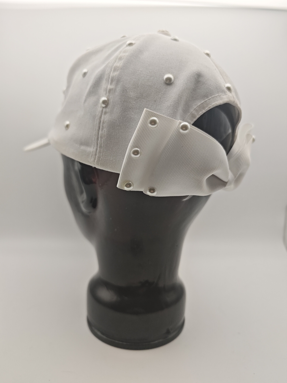 White Pearl-Embellished Bow Baseball Cap - Women - Picture 4 of 9